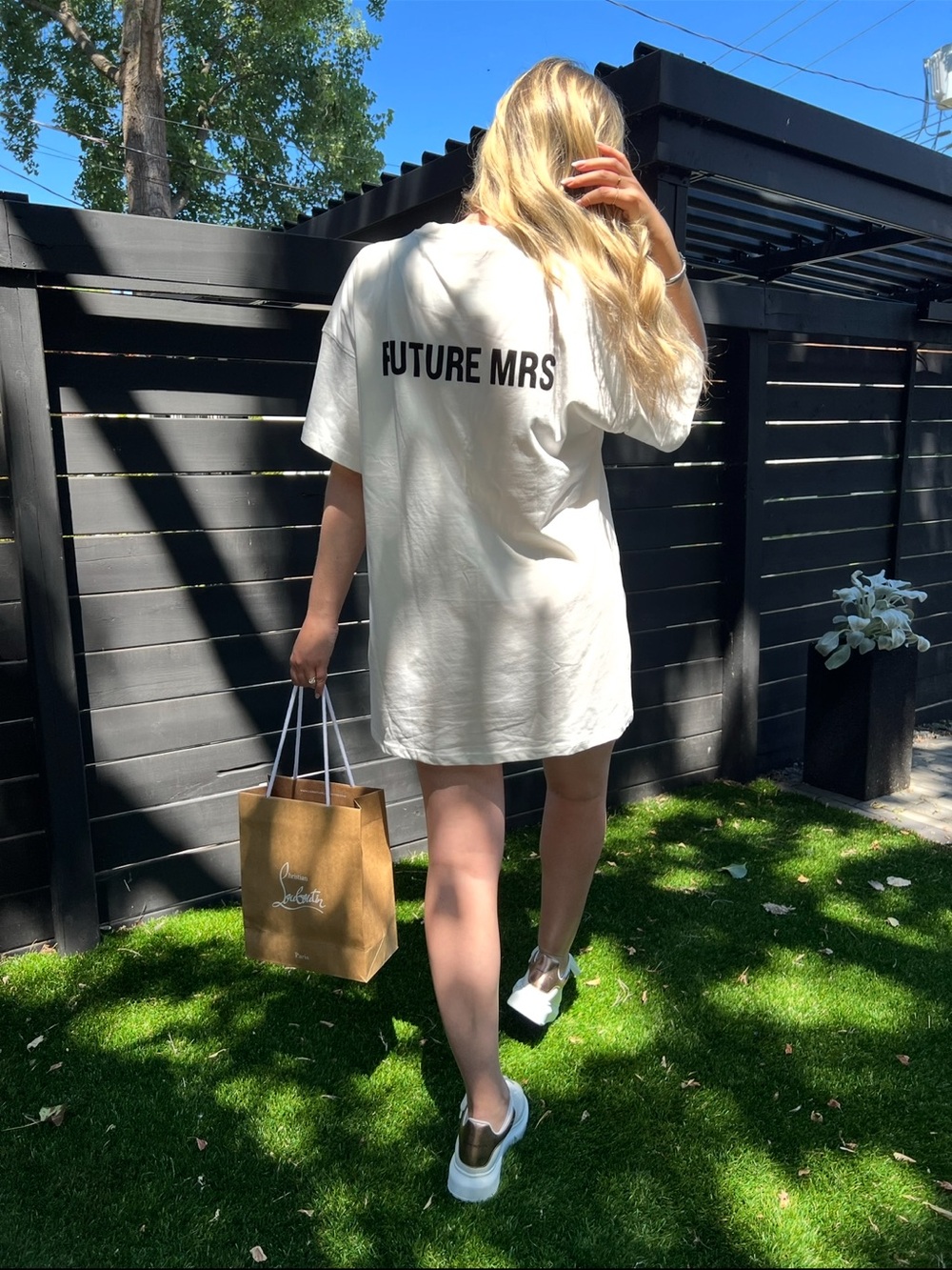 Future Mrs White Graphic Tee - KYHA